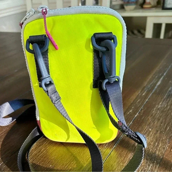 Lululemon easy access cross body bag - Picture 11 of 12